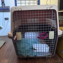 Airplane / Cargo Safe Hard-sided Plastic Pet Carrier