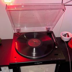 Audio Technica AT-lp60xbt Record Player