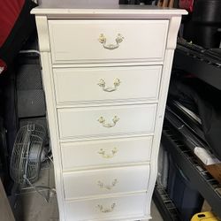 Tall White Dresser Stanley Furniture 4’8” X 22” X 18”