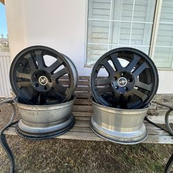 05-09 Mustang OEM wheels 17x8 (4)