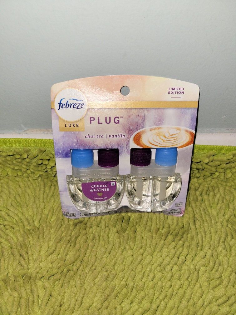 Febreze Plug Chai Tea/ Vanilla 2 Refills