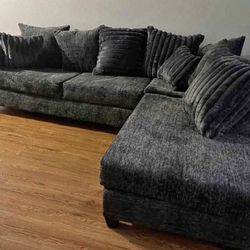 Plush 2 Piece Couch With 8 Pillows
