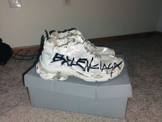 Balenciaga Runners Black Graffiti :: size 10