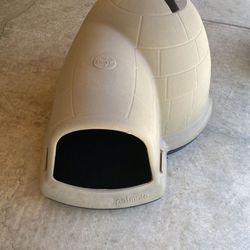 Large Petmate Indigo Dog House 