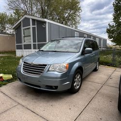 2010 Chrysler Town & Country