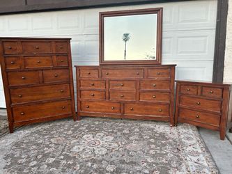 4 piece Bedroom Dresser Set with Mirror- $99.999 - READ Description