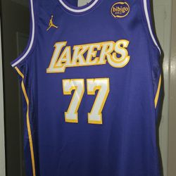 Luka Doncic Jersey Lakers $45 2XL Firm On Price 