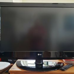 LG 37" LCD HDTV with remote

