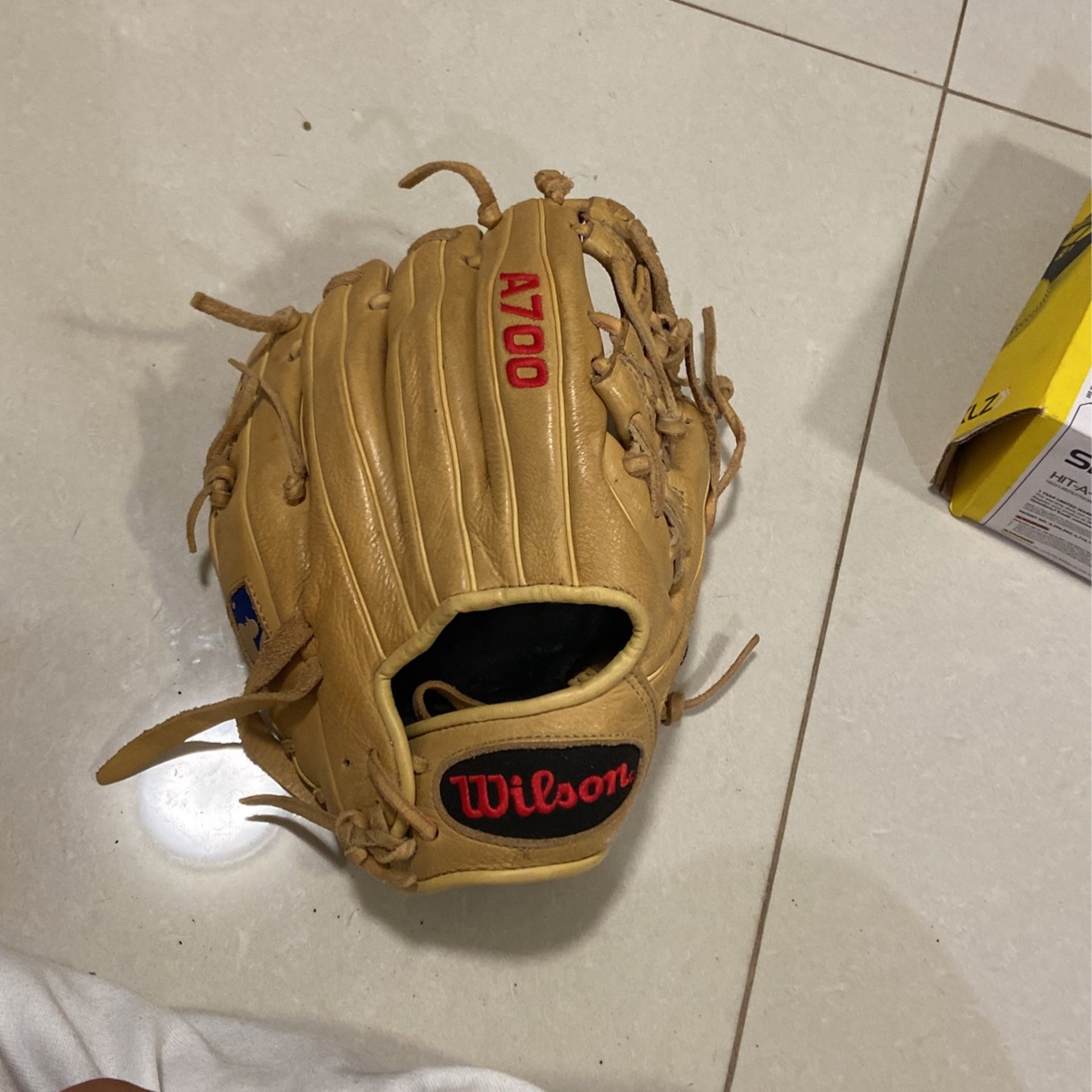 Baseball glove for Sale in Miami, FL OfferUp