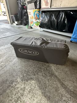 Graco Pack And Play Portable Crib