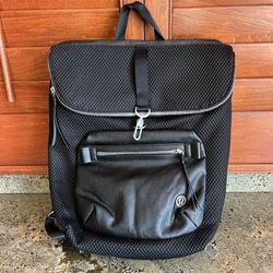 Lululemon Kickin It Backpack 
