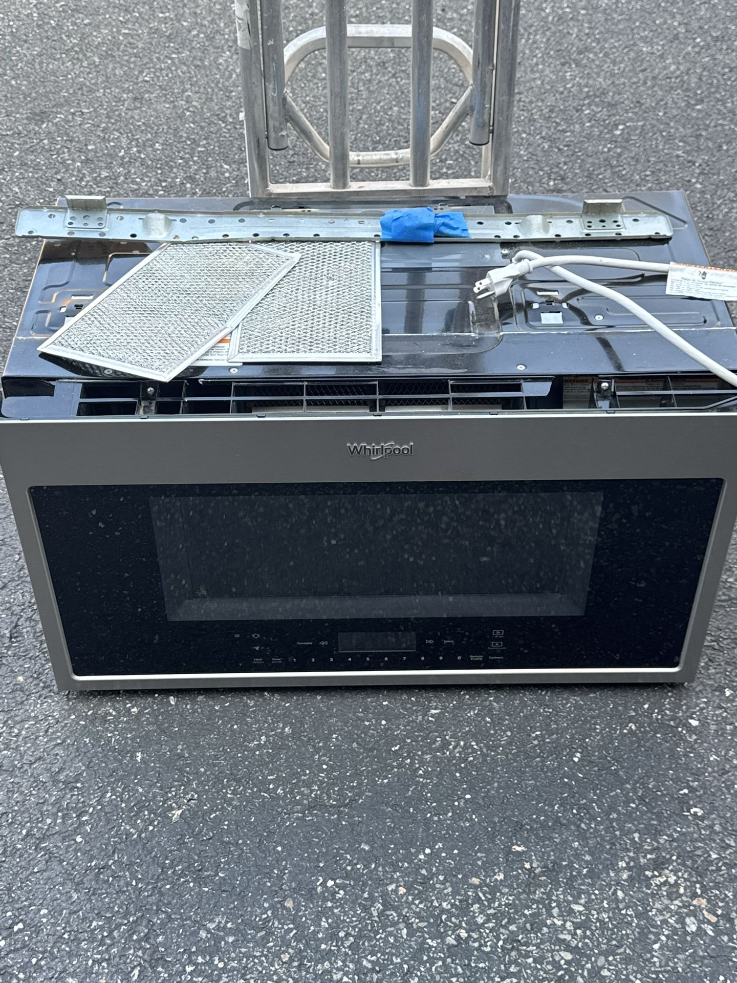 Whirlpool Under cabinet Microwave With Venting Fan