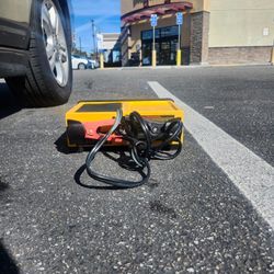 DeWalt Amp Bench Charger
