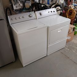 Whirlpool Washer And Dryer Set.  Electric Dryer 