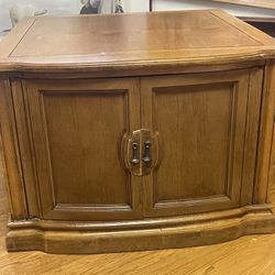 Nice 1960s MCM Side Table End Table With Deep Storage