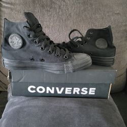 NEW!Converse Chuck Taylors Blackout