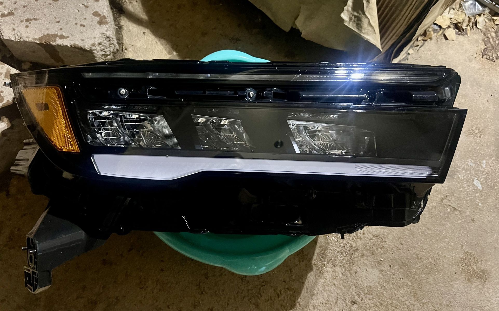 Honda Pilot 2023 2024 2025 2026 Passenger Headlight OEM Mint 