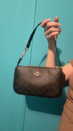 Coach Nolita 19