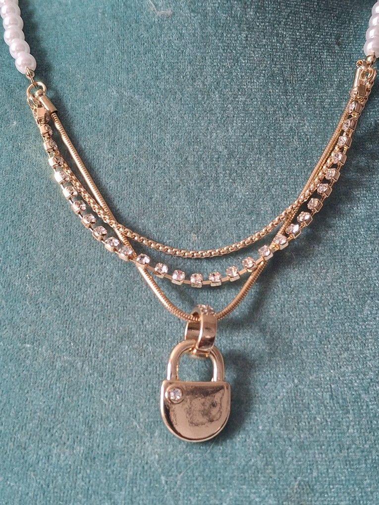 Locket Pendant Layered Necklace Set