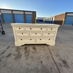 7 DRAWER SOLID WOOD DRESSER 