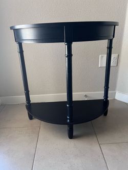Hall/Accent table