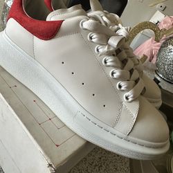 Gucci Prada Alexzander McQueen Designer 