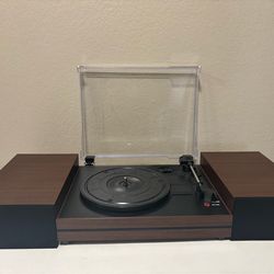 RetroAudio vinyl record player with speakers