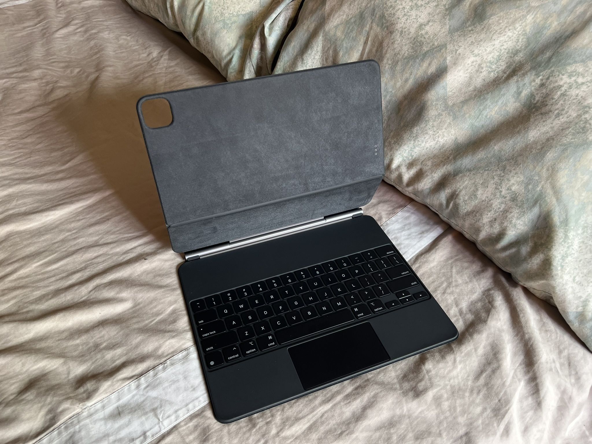 iPad 12.9-inch (5th Generation) Magic Keyboard And Smart Folio 