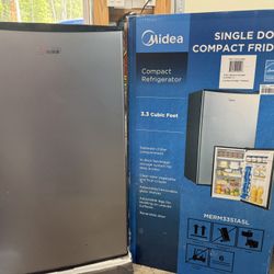 Brand New Midea Compact Refrigerator 3.3cu. ft. Tested. Must Pickup