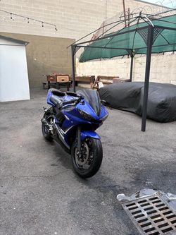 R6s sport bike