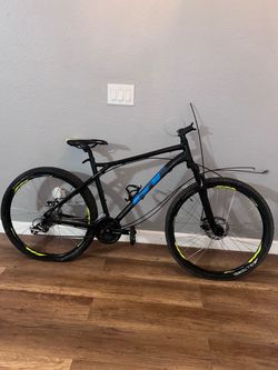 GT Aggressor Pro Frame & Parts ā Project Bike / Parts