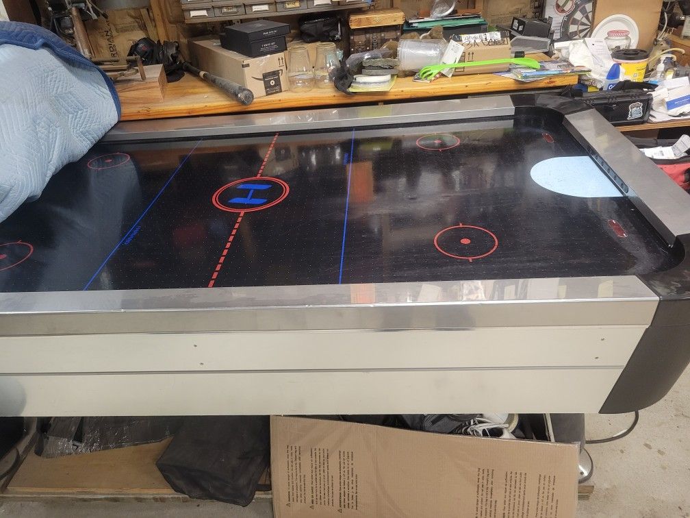 Air Hockey Table