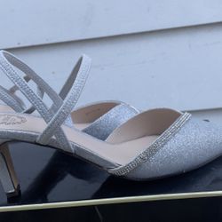Size 9 Brand New Women’s Short Heels 