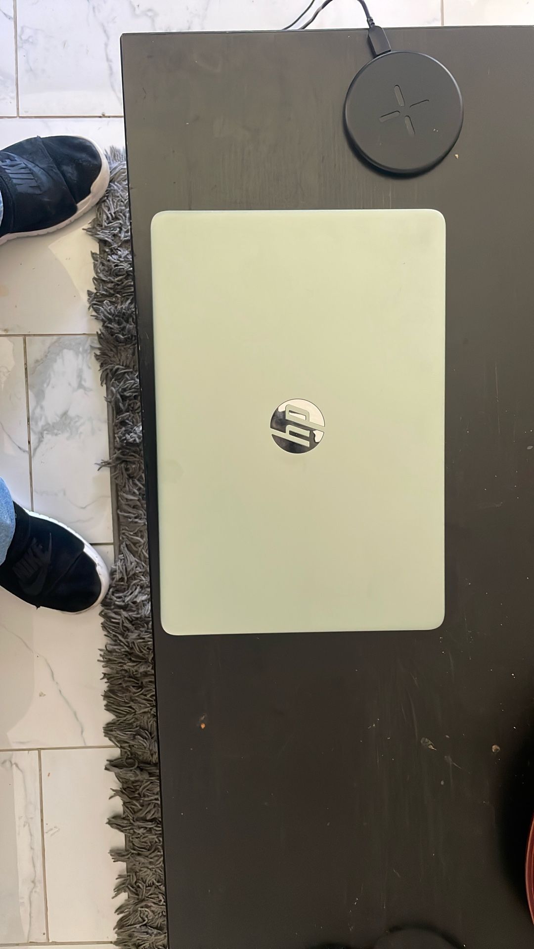 New HP Labtop 113GB Barely Used (W/Charger)