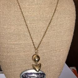 Vintage Avon goldish pendant ane chain