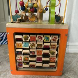 Zany Zoo Activity Cube