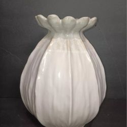  ANTHROPOLOGIE LOTUS CERAMIC POT VASE - LARGE WHITE / CREAM, BEAUTIFUL!!