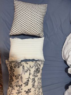 Mini pillow set