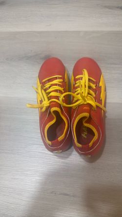 Flash Cleats Size 4.5