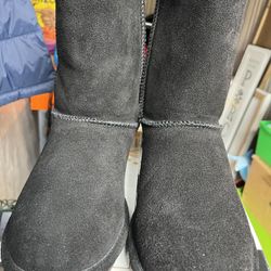 Fur lined boots