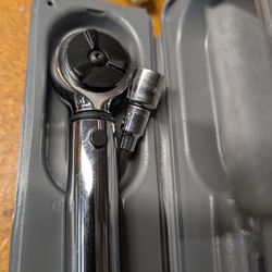 Adjustable torque wrench