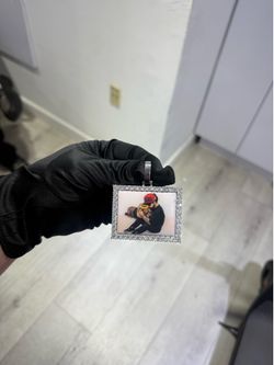 Custom memory pendants
