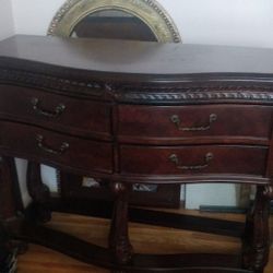 Antique Brown  Dresser With 4 Drawer 