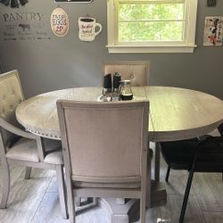 Kitchen Table And 3 Chairs 
