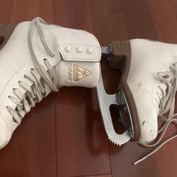 Jackson Figure Skates (blade: 8 2/3 And Size 3 1/2)