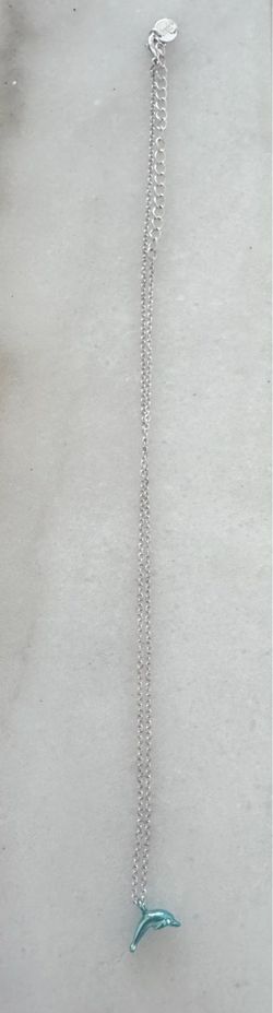 Claire’s Silver Chain Bracelet with Dolphin Charm