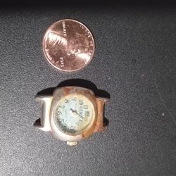 Gucci Watch Needs Restoration  As Is 