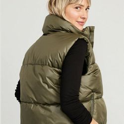 Quilted Puffer Vest Large
Old Navy