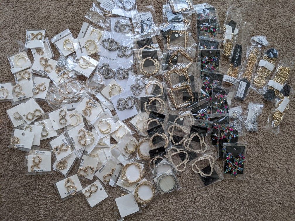 Jewelry - Wholesale Lot (109 pieces)