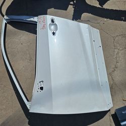 Toyota rav4 driver Front Door Oem  19 to 26